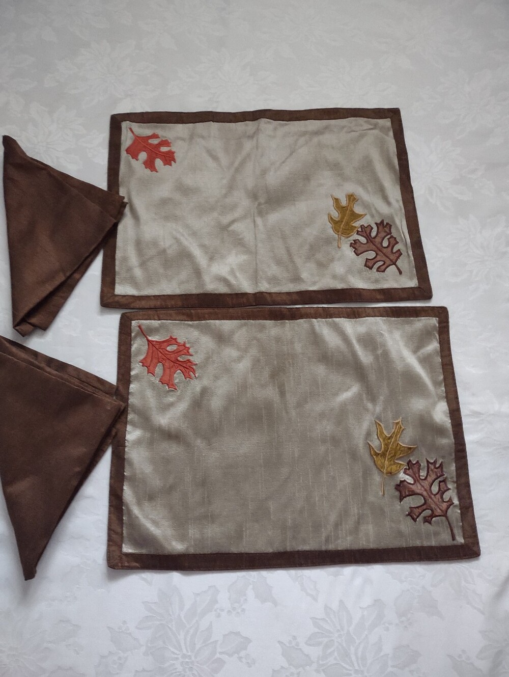 4 Piece Table Linens Leaves Placemats And Napkins Chocolate Brown